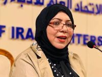 العباءة العراقية.. سواد يحتضن الجمال العراقي